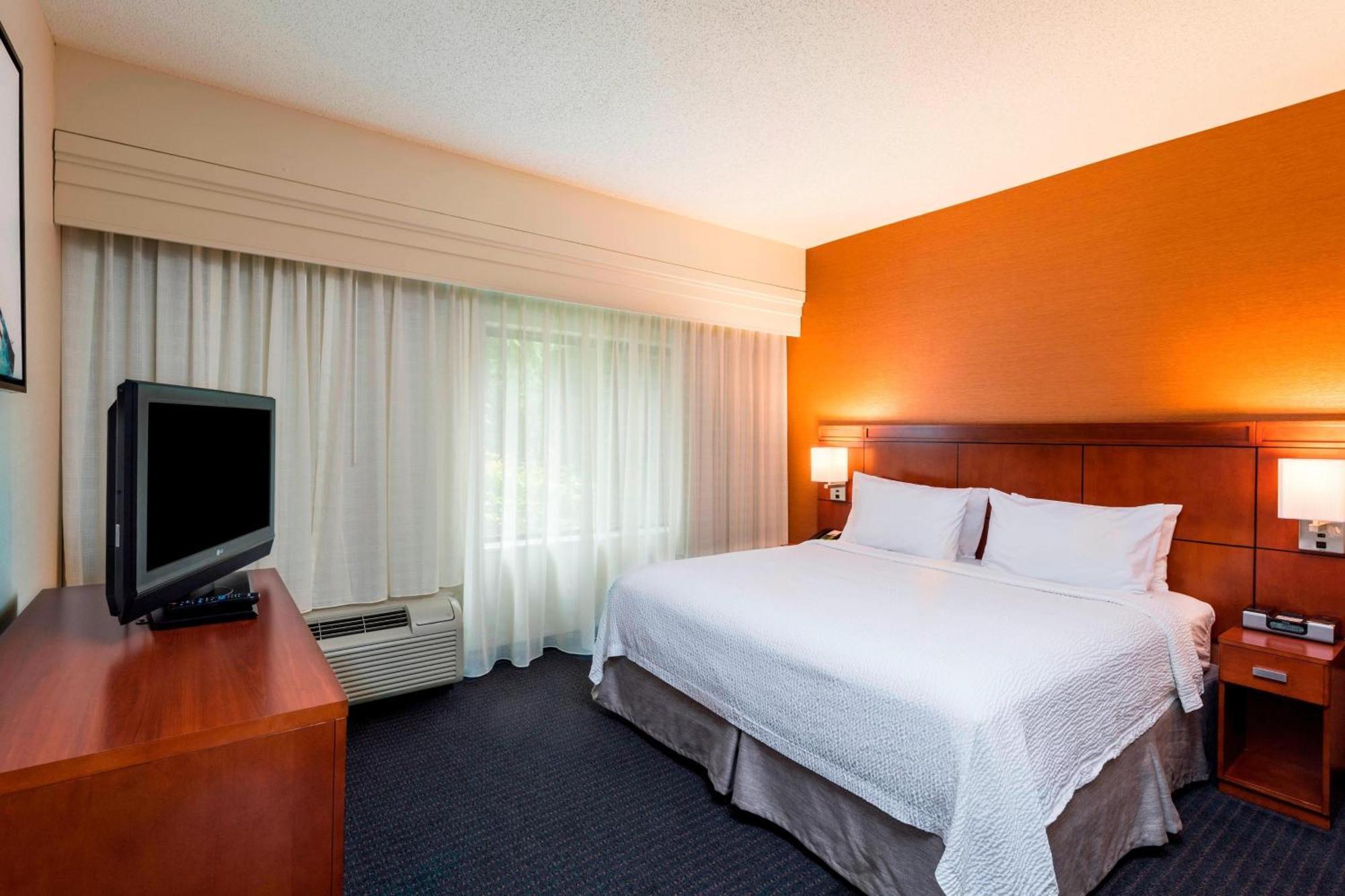Courtyard By Marriott Atlanta Buford Mall Of Georgia Exterior foto