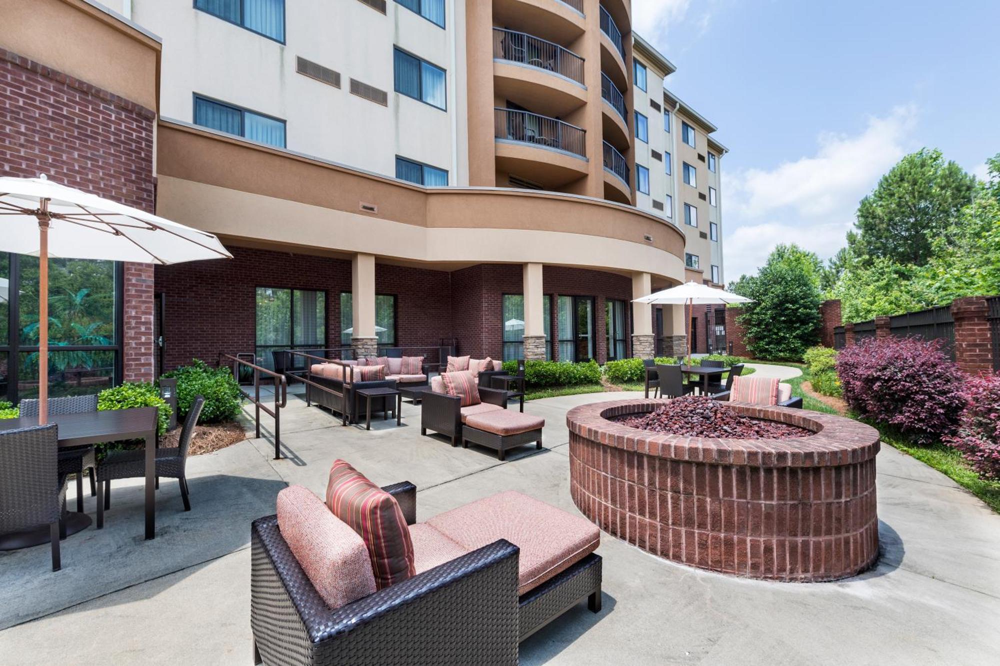 Courtyard By Marriott Atlanta Buford Mall Of Georgia Exterior foto